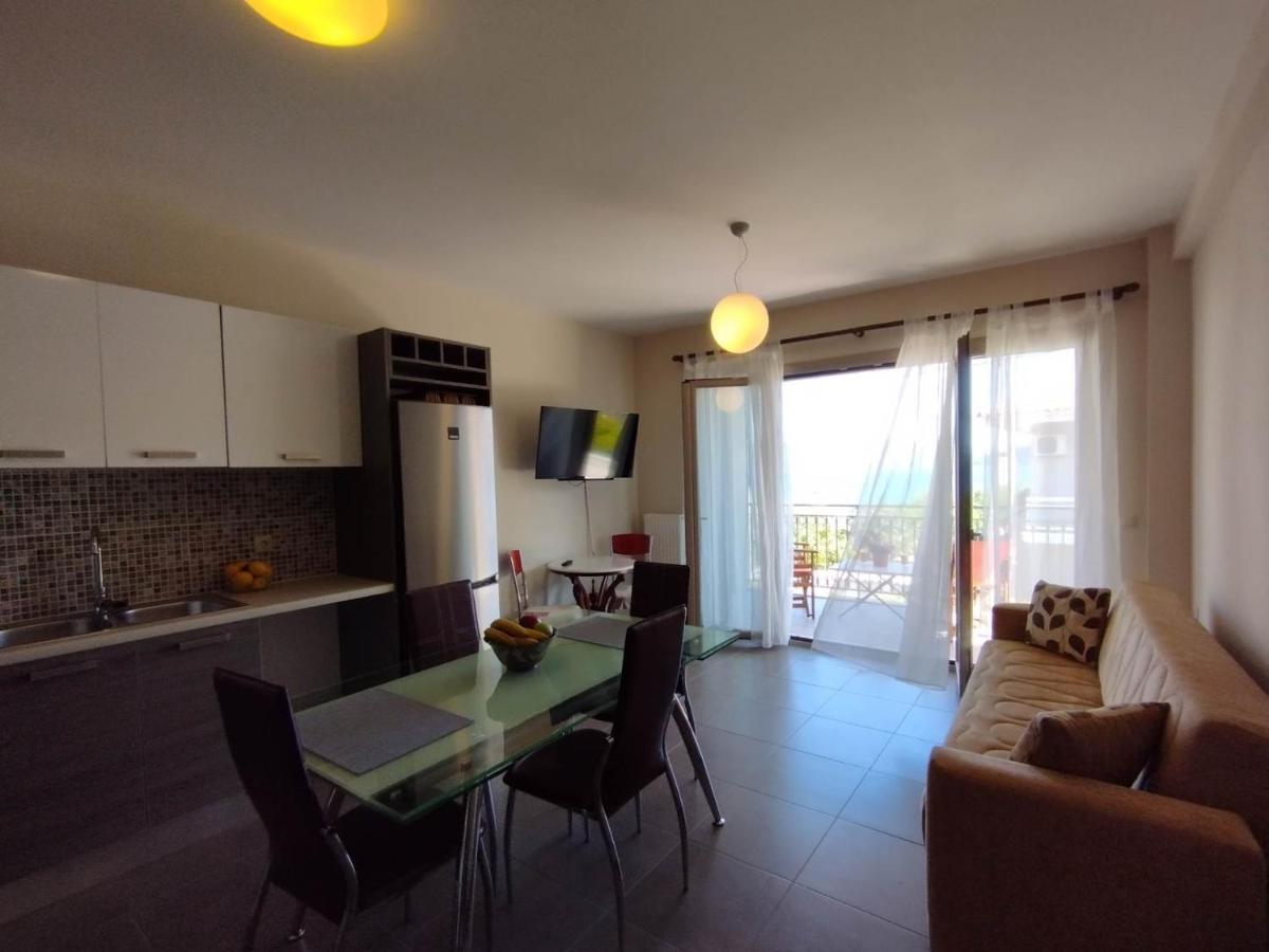 D'Angelos Apartments Karavomylos Eksteriør billede