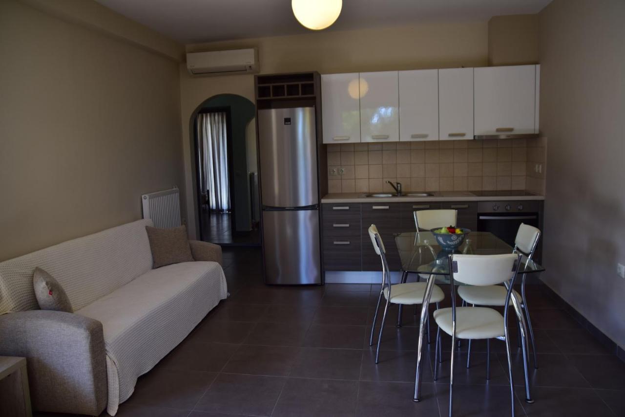 D'Angelos Apartments Karavomylos Eksteriør billede