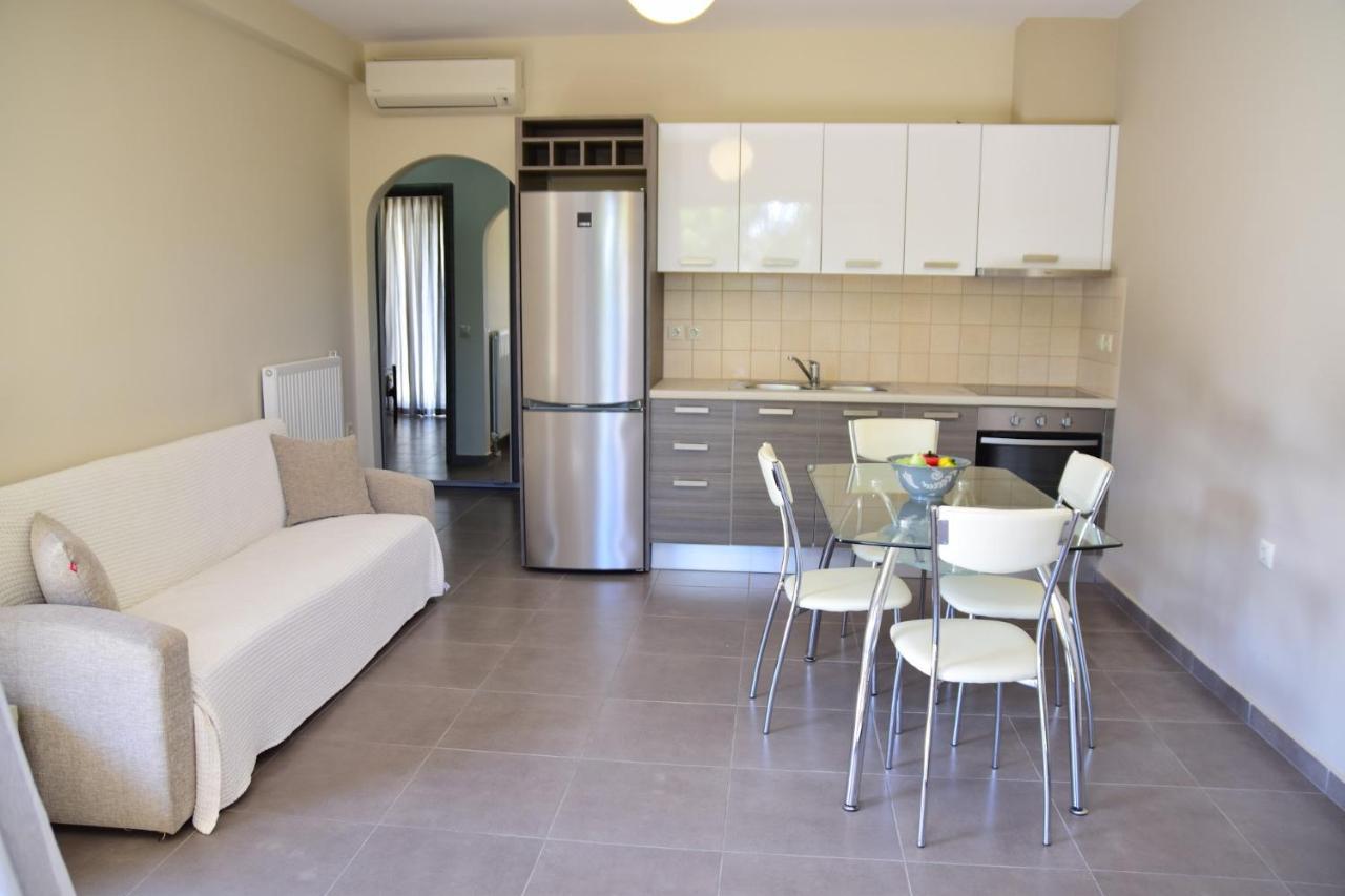 D'Angelos Apartments Karavomylos Eksteriør billede